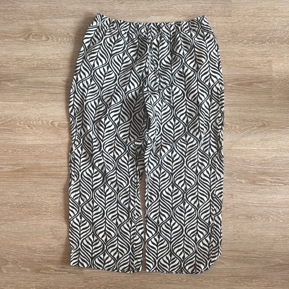Black and White Leaf Print Pants